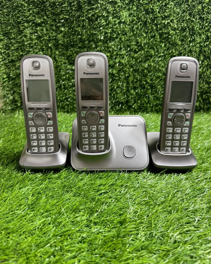 Panasonic KX-TG6611E Trio Cordless Phone – 3 Handsets & 3 Bases