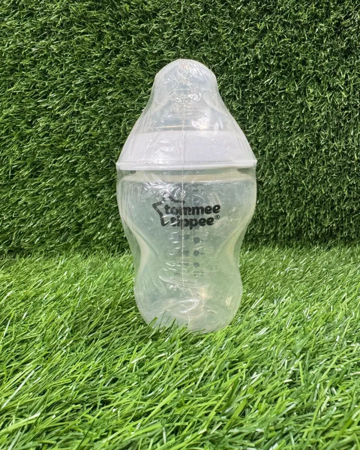 Tommee Tippee 3m+ Medium Flow Feeding Bottle 422130