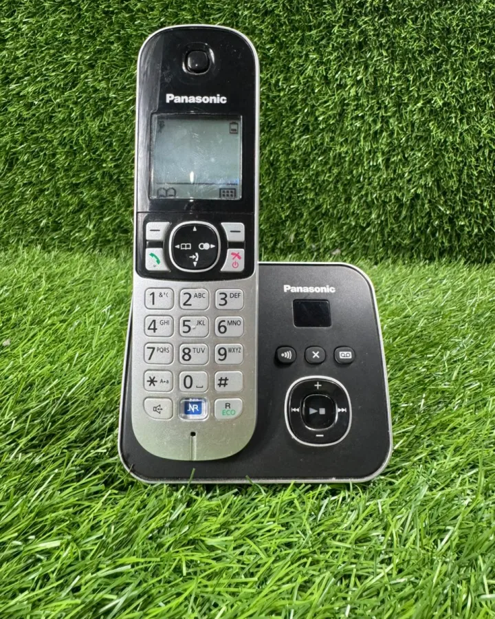 Panasonic KX-TG6821E Cordless Phone With Answering Machine – Black/Silver
